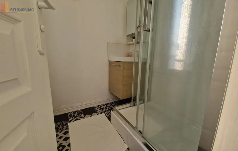 Studio meublé 19m² Reims 51100 - Meublé, 3e étage - Photo 2