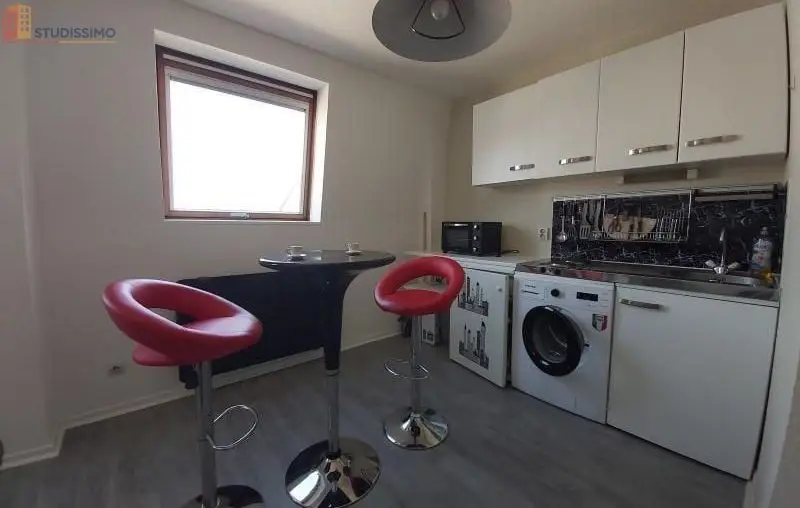 Studio meublé 23m² Reims - Calme, 3e étage - Photo 3