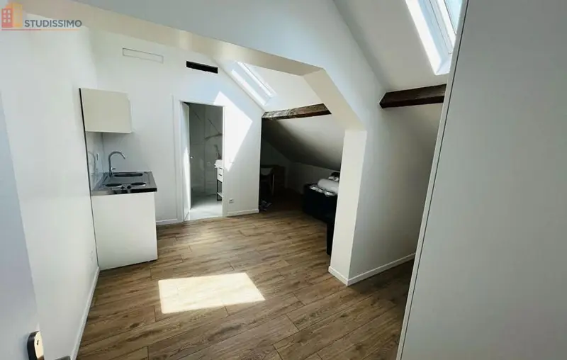 Studio meublé 19m² Reims 51100 - Meublé, 3e étage - Photo 3