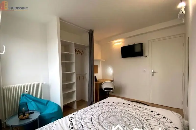 Studio meublé 11m² Reims 51100 - Lumineux, en étage élevé - Photo 1