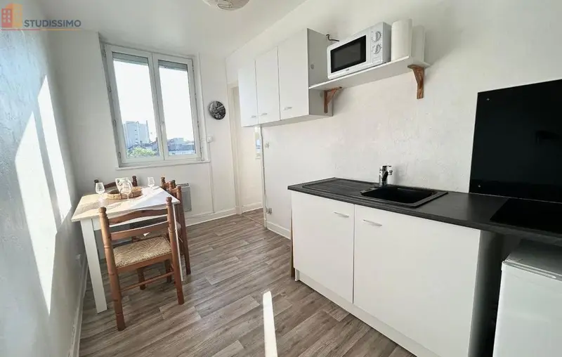 Studio meublé 23m² Reims - Lumineux, au 3e étage - Photo 3