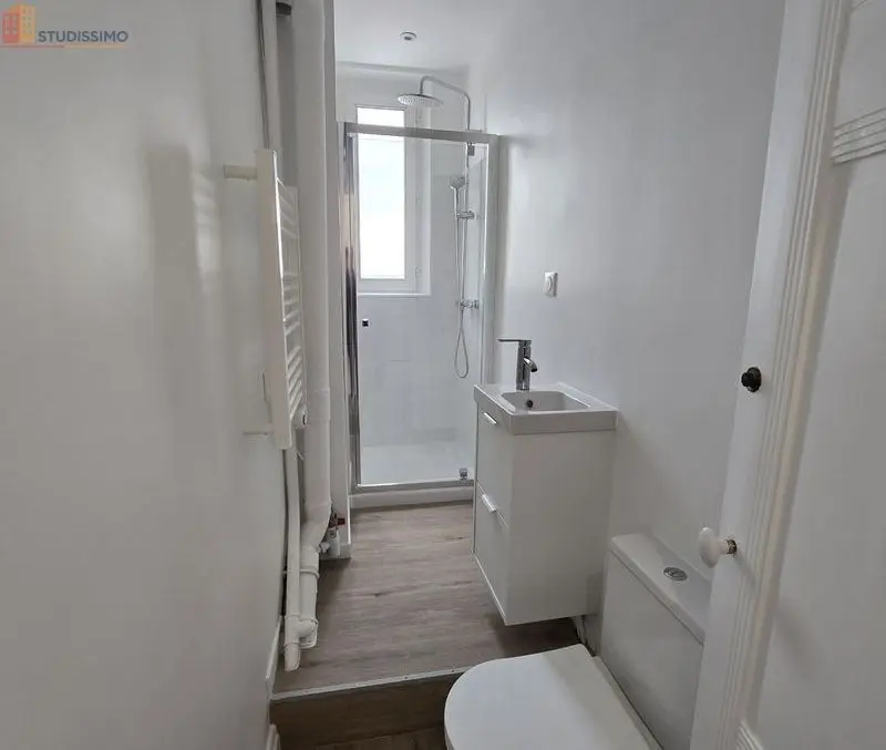 Studio meublé 19m² Reims 51100 - Dernier étage, lumineux - Photo 1