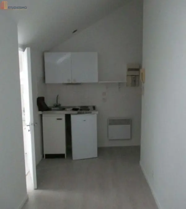 Studio 14m² Reims centre - Lumineux, 2e étage - Photo 2