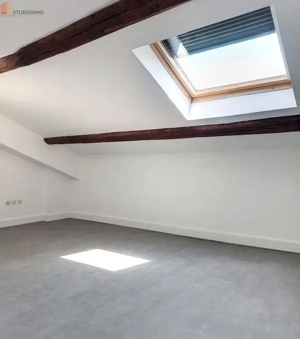 Studio 23m² Reims 51100 - Étage 3, lumineux - Photo 2