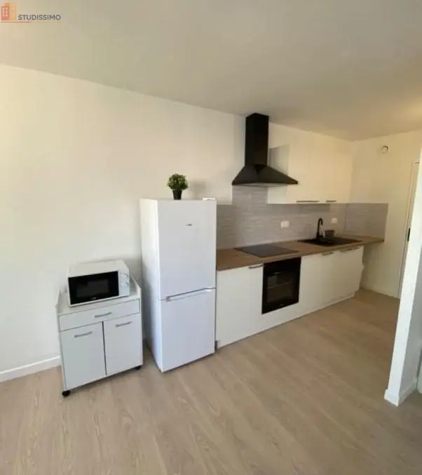 Studio meublé 9m² Reims 51100 - Calme, au 2e étage - Photo 3