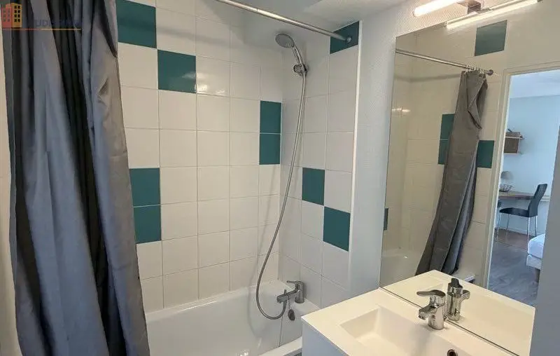 Studio meublé 18m² Reims centre - Proche tram et gare - Photo 2