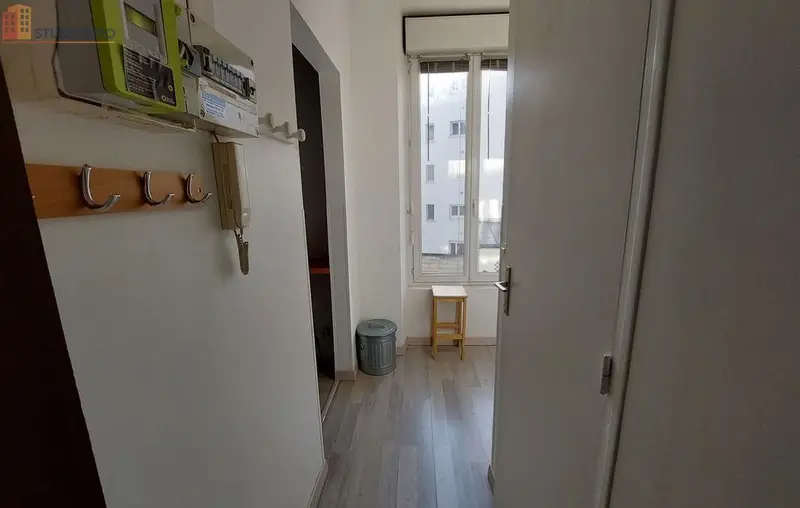 Studio meublé 25m² Reims - Meublé, 1er étage - Photo 5