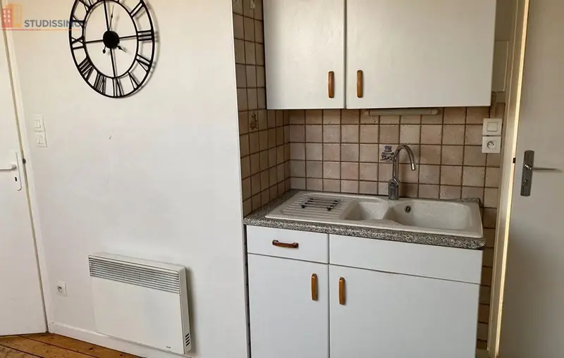 Studio meublé 16m² Reims 51100 - Lumineux, 2e étage - Photo 1