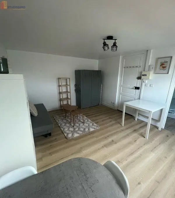 Studio meublé 19m² Reims centre - Calme, lumineux - Photo 2