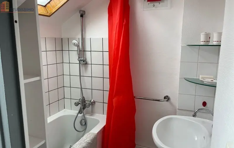 Studio meublé 14m² Reims 51100 - Dernier étage, lumineux - Photo 2