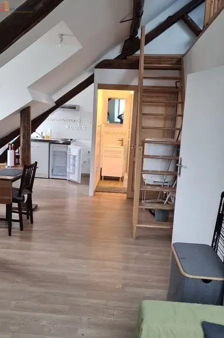 Studio meublé 24m² Reims centre - Refait à neuf, proche lycée - Photo 1