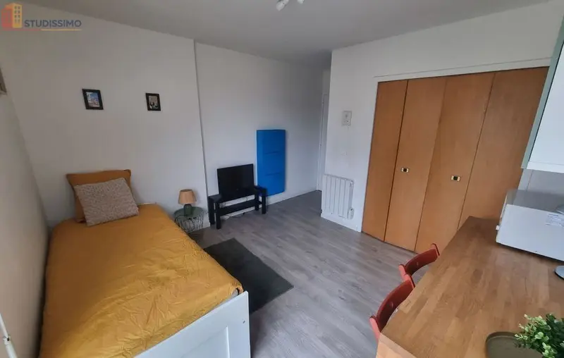 Studio meublé 18m² Reims 51100 - Lave-linge, lumineux - Photo 9