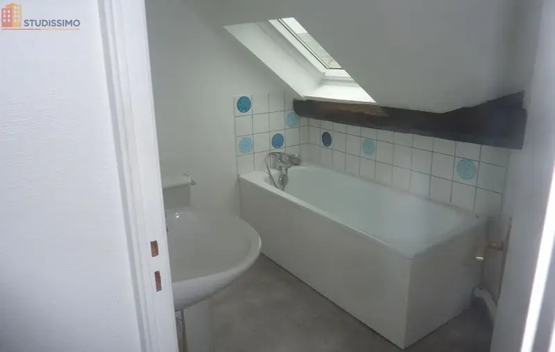 Studio meublé 14m² Reims 51100 - Calme, dernier étage - Photo 2
