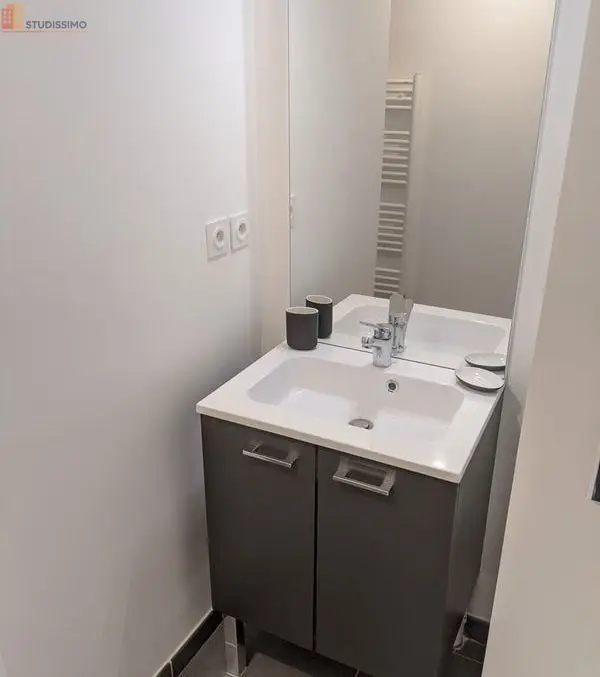 Studio meublé 24m² Reims centre - Résidence BBC, lumineux - Photo 1