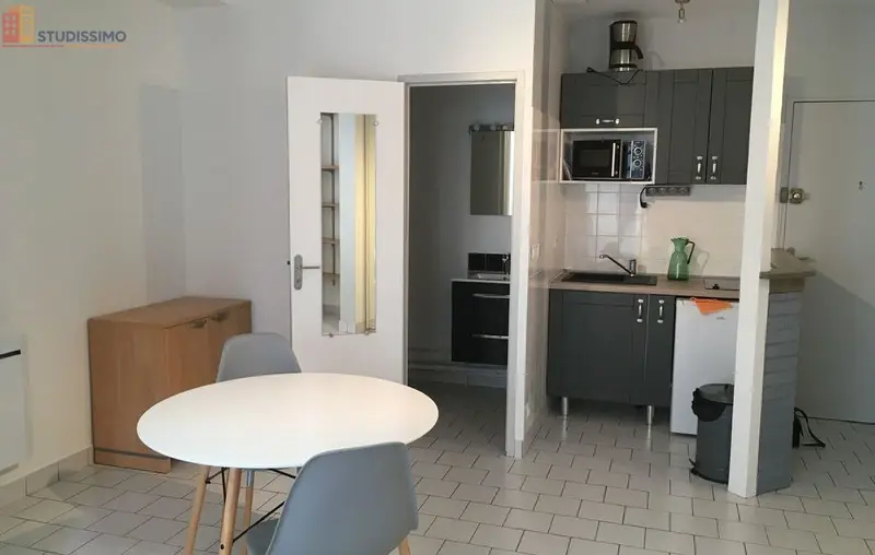 Studio 29m² Reims 51100 - Meublé, hyper centre - Photo 2