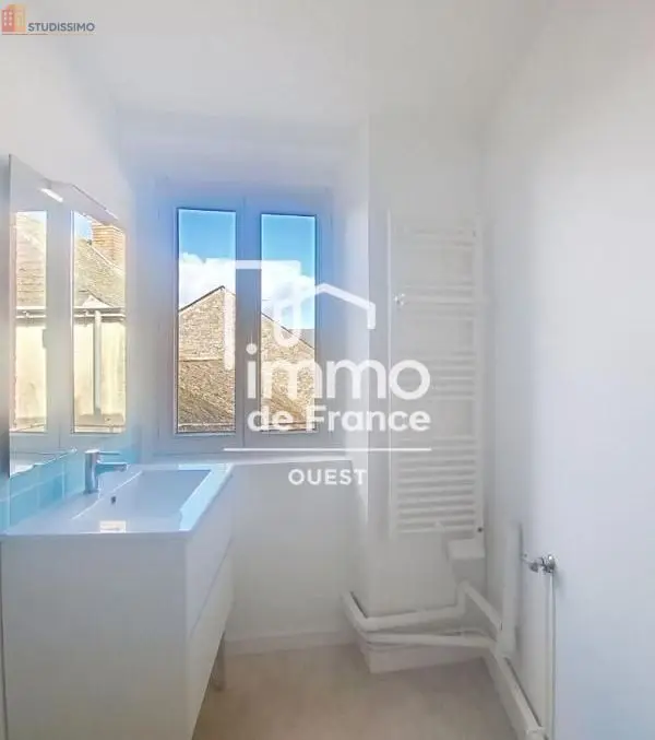 Studio 21m² Évron - Étage 2/3 - Photo 3