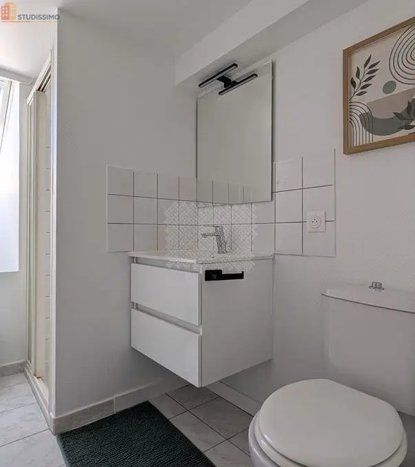 Studio meublé 16m² Laval 53000 - Meublé, dernier étage - Photo 3