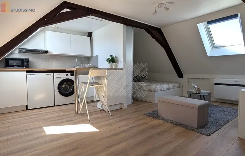 Studio meublé 16m² Laval 53000 - Meublé, dernier étage - Photo 1