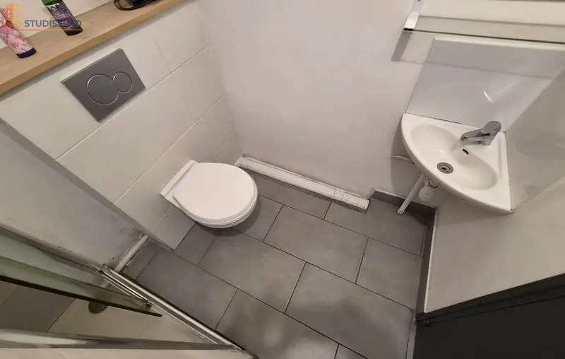 Studio meublé 17m² Laval 53000 - Proche gare - Photo 2