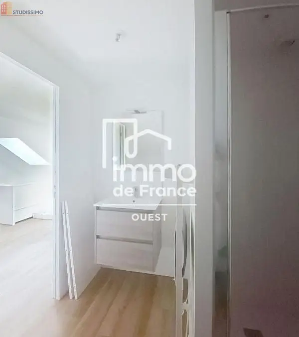 Studio meublé 37m² Évron - Lumineux, 3e étage - Photo 2