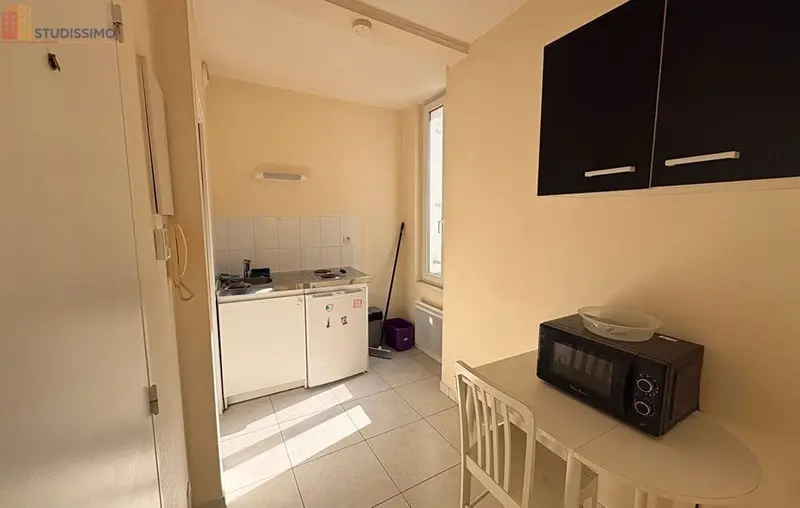 Studio 18m² Laval 53000 - Photo 3