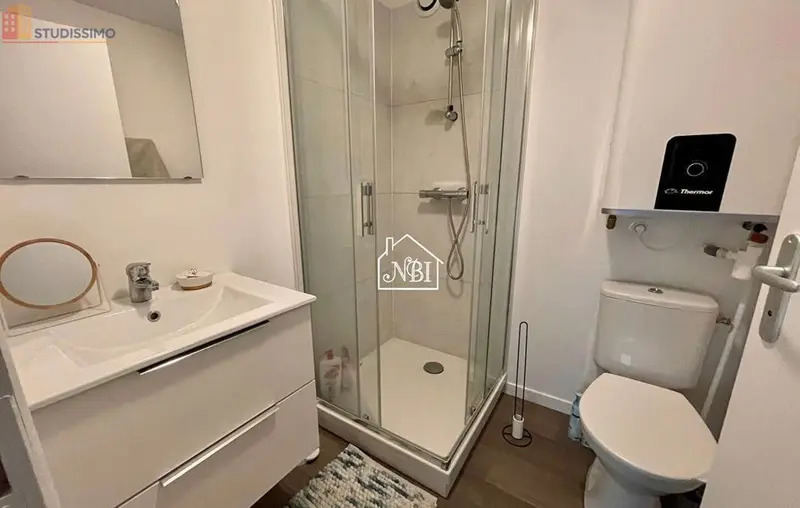 Studio meublé 21m² Laval centre - Meublé, proche Préfecture - Photo 2
