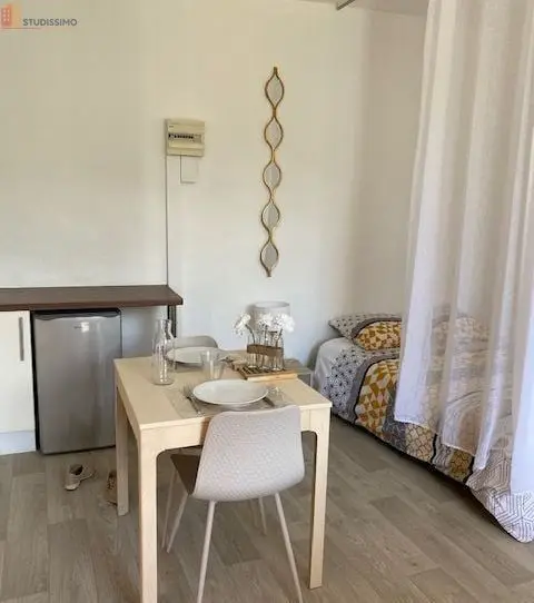 Studio meublé 27m² Laval 53000 - Meublé, DPE D - Photo 2