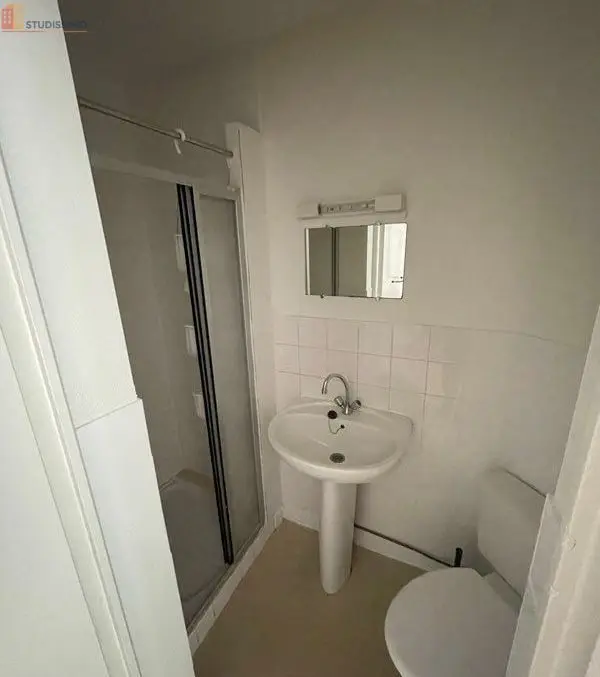 Studio meublé 25m² Mayenne 53100 - Centre-ville, lumineux - Photo 2