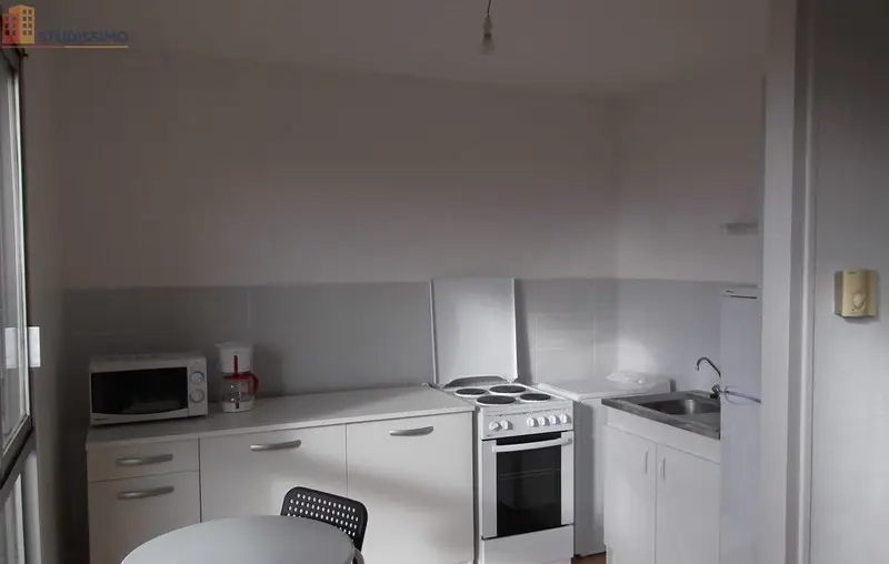 Studio meublé 40m² Laval centre - Lumineux, 4e étage - Photo 2