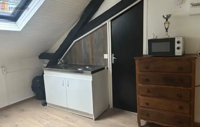Studio meublé 20m² Laval 53000 - Meublé, 2e étage - Photo 2