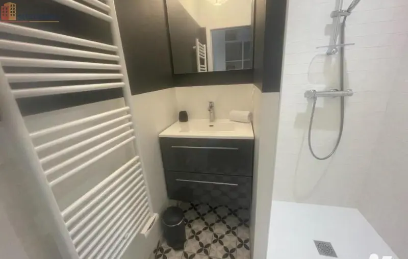 Studio meublé 25m² Laval 53000 - Meublé, DPE D - Photo 1