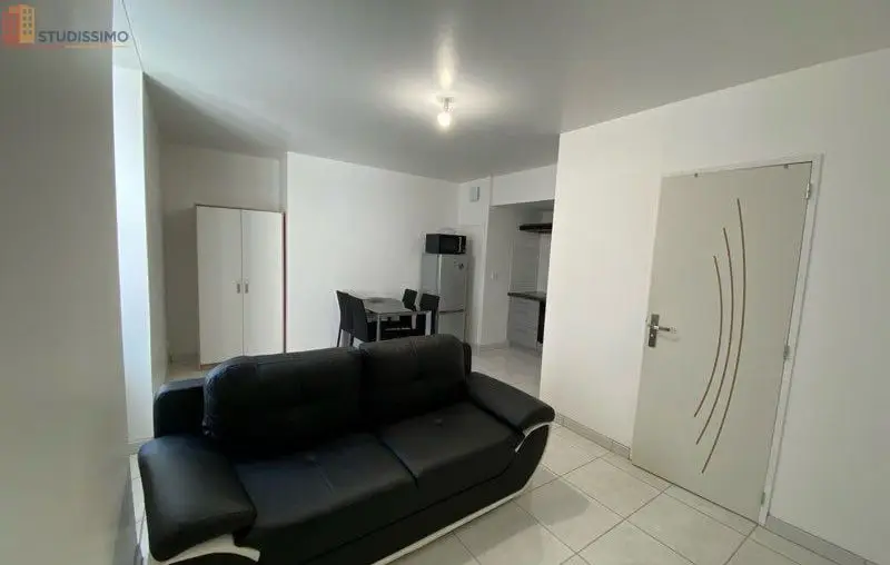 Studio meublé 25m² Laval centre - Calme, lumineux - Photo 2