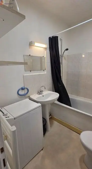 Studio meublé 25m² Nancy centre - Meublé, 3e étage - Photo 2