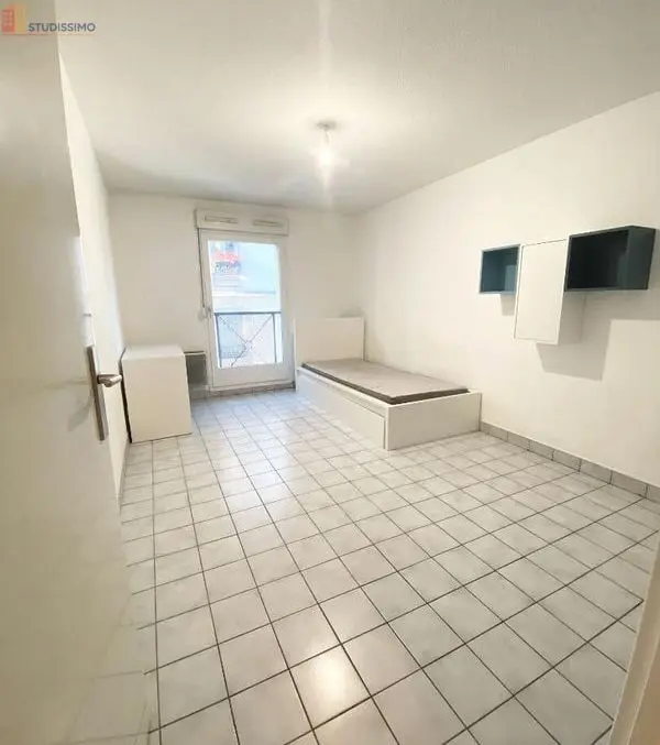 Studio meublé 18m² Nancy - Lumineux, proche commodités - Photo 4