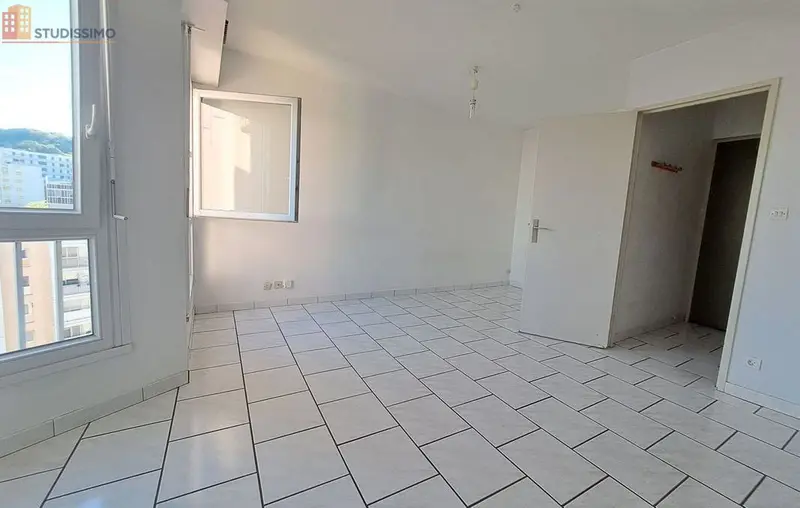 Studio 30m² Vandoeuvre-lès-Nancy - Proche universités, dernier étage - Photo 4