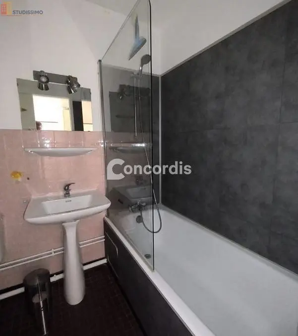 Studio meublé 25m² Nancy 54000 - 5e étage, lumineux - Photo 1