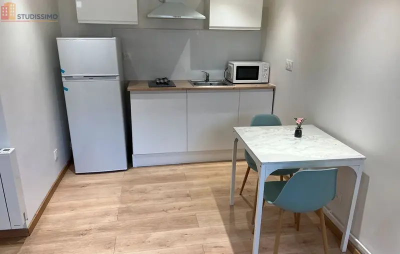 Studio meublé 21m² Nancy 54000 - Terrasse, calme - Photo 4