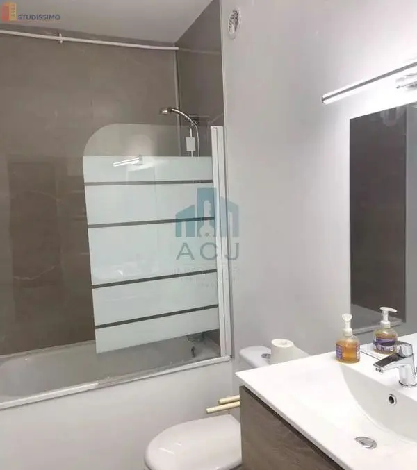 Studio meublé 17m² Nancy 54000 - Lumineux, dernier étage - Photo 1