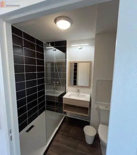 Studio meublé 27m² Larmor-Plage - Balcon, lumineux - Photo 4
