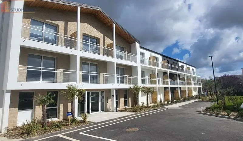 Studio meublé 27m² Larmor-Plage - Balcon, lumineux - Photo 1