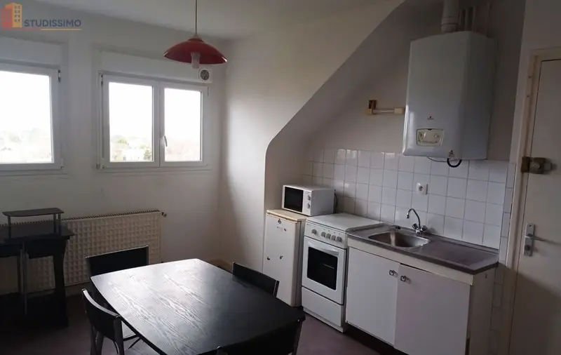 Studio meublé 22m² Lorient 56100 - Calme, dernier étage - Photo 4