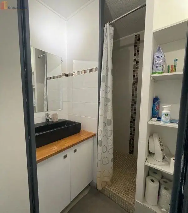 Studio meublé 17m² Vannes - Balcon, parking - Photo 2