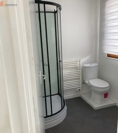 Studio meublé 20m² Vannes - Étage élevé, lumineux - Photo 2
