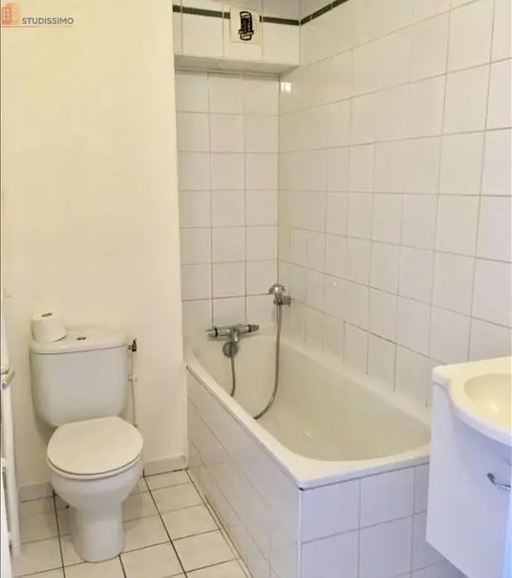 Studio meublé 32m² Metz - Lumineux, dernier étage - Photo 2