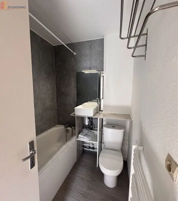 Studio 21m² Metz 57000 - Meublé, 3e étage - Photo 1