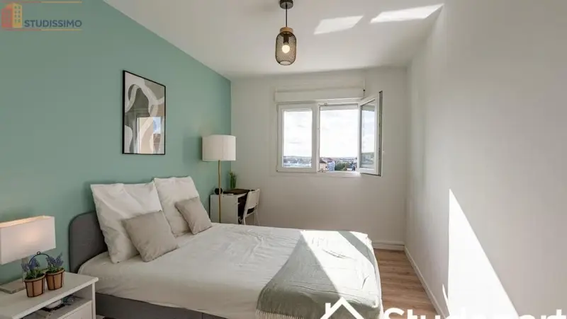 Studio meublé 10m² Metz - En étage élevé, lumineux - Photo 1