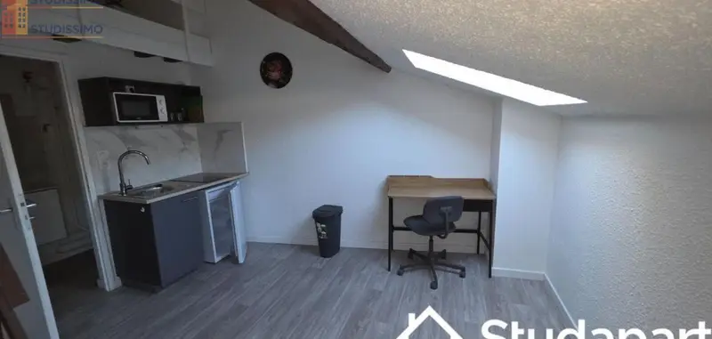 Studio meublé 17m² Metz centre - Meublé, DPE D - Photo 2