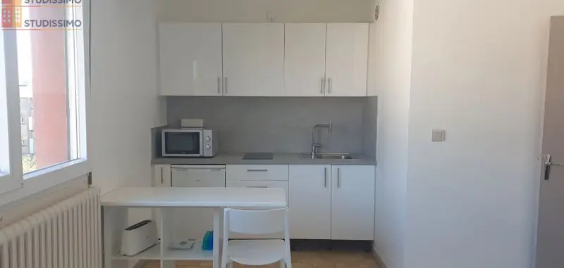 Studio meublé 26m² Metz - Lumineux, 4e étage sans ascenseur - Photo 3