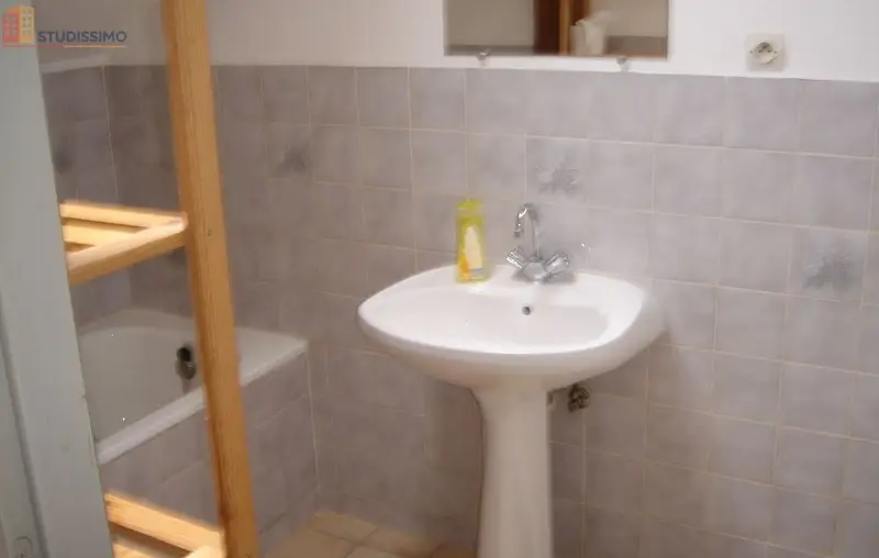 Studio meublé 16m² Thionville 57100 - Meublé, dernier étage - Photo 2