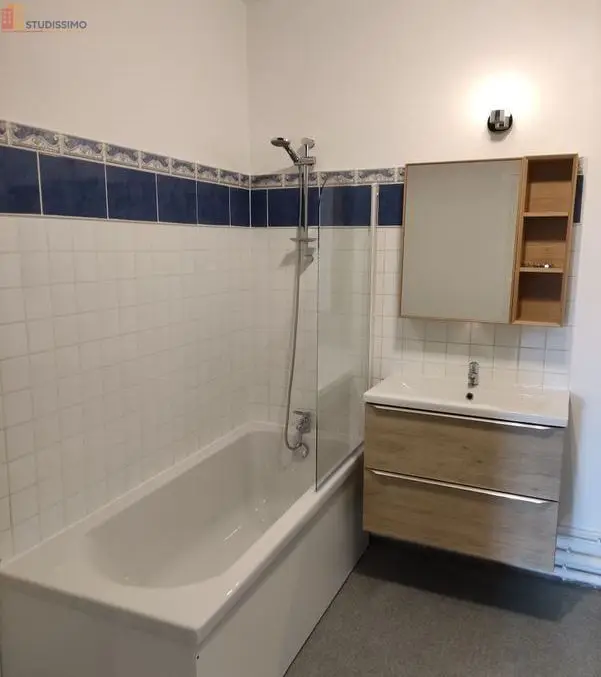 Studio 40m² Nevers 58000 - Étage 2/3, DPE C - Photo 2